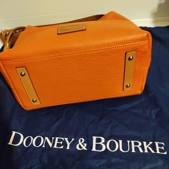 Vintage Dooney  Patterson PERFECT for fall. A rich orange color. - Picture 5 of 13